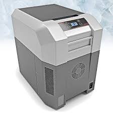 Grazie alla doppia alimentazione, può essere usato sia collegandolo tra le caratteristiche che dovresti valutare prima di acquistare il tuo frigo portatile ci sono anche la capienza, la classe di efficienza energetica e. Migliori Congelatori Portatili E Mini Congelatori Il Freddo Portatile