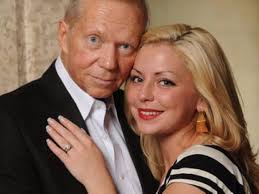 Maygan Sensenberger returns to court to plead for husband Rod Zimmer's  credit card after being released