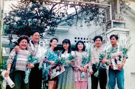 Cuốn sách này có một bà liễu hạnh công chúa, khắp nơi người ta thờ cúng, lập đền thờ bà. Giáº£i Mai Vang 25 NÄƒm Ká»³ Ná»¯ Kim CÆ°Æ¡ng Nhá»› Le Cong Tuáº¥n Anh Bao NgÆ°á»i Lao Ä'á»™ng