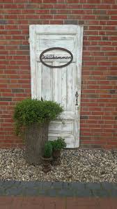 Deko Alte Tur Starting From The Fixed 230 Volt Socket In The Garden Even The Layman Can Safely Continue Working W Old Door Front Garden Design Front Garden