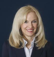 Donna Dearth's Instagram, Twitter & Facebook