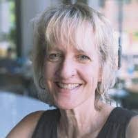 Deanna Linder's Instagram, Twitter & Facebook