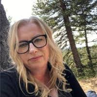 Stacey Batten's Instagram, Twitter & Facebook