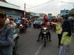 Berbuat baik, berbagi takjil, berbagi ilmu agama, saling mambantu satu dengan yang lainnya, semua hal itu dilakukan untuk mengumpulkan nilai kebaikan, ini harapan semua orang. Uniku Ciledug Jadi Tempat Terakhir Bagi Takjil On The Road Uniku