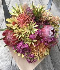 You Are My Sunshine Mixed Protea Bouquet Bryllupsblomster