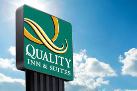 Mchenry county fairgrounds is minutes away. Quality Inn Suites Hotel In Woodstock Il Book Now