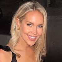 Amelia Linton's Instagram, Twitter & Facebook