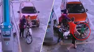 Check spelling or type a new query. Video Nasib Baik Budak Tu Tak Kena Gilis Cuai Pemandu Axia Langgar Nyaris Gilis Budak Di Stesen Minyak The Reporter