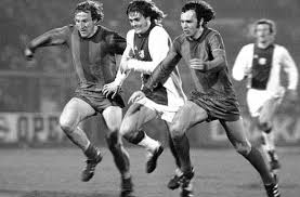 1973, 1995 *(ajax also won in 1972, however, uefa only sanctioned the uefa super cup for the first time in 1973 so the 1972 edition was an unofficial one. Match De Legende 5e Ajax Ecrasa Bayern 13 Janvier 2014 Sofoot Com
