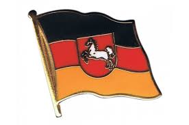 Die niedersachsen flagge als grafik steht zum download und zur freien nutzung zur verfügung. Flaggen Pin Deutschland Niedersachsen Gunstig Kaufen Flaggenfritze De