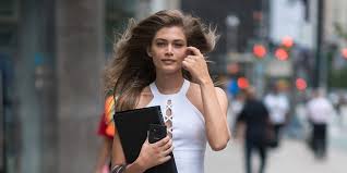 Se trata de valentina sampaio, la brasileña que ha revolucionado el mundo de la moda, ha roto con es importante mencionar que la modelo no lo ha tenido fácil para conseguir hacerse un hueco en el. Primeira Modelo Trans Da Victoria S Secret Conheca A Brasileira Valentina Sampaio Rio Magazine