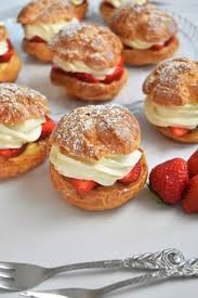 Choux A La Fraise Caramel Et Vanille Yumelise