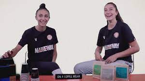 More images for hande baladın simge aköz » Simge Akoz Ve Hande Baladin Ile Kahve Uzerine Voleybol Plus