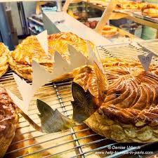 Origine de la fête des voisins. Galette Des Rois Der Dreikonigskuchen Aus Frankreich