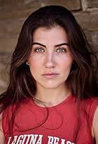 Melissa Plante's Instagram, Twitter & Facebook