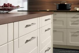 Kitchen Idea Of The Day Modern Cream Colored Kitchens By Alno Ag Kitchen Handles Kitchen Cabinets Without Handles White Kitchen Handles