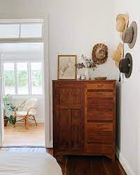 pin von chelsea auf house haus deko kommode vintage haus