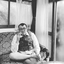 男をよぉ 男を寝取られたらよぉ 嫉妬して悩んだりすんじゃない 嫉妬なんかしないでよぉ 悩むことなんかねぇーんだよ ラッキーなんだぜ だって中古を持ってってくれんだから もっといい最新の新品を探しな 車でもなんでも新品ってうれしいだろ ニコニコしちゃう