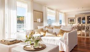 Cette combinaison de gris, beiges et marron donne à cet espace un aspect très terreux et confortable, qui a toujours l'air très minimal et moderne. 1001 Conseils Et Idees Pour Amenager Un Salon Blanc Et Beige