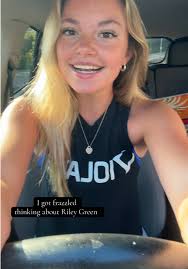 Keaton Oaks and Riley Green