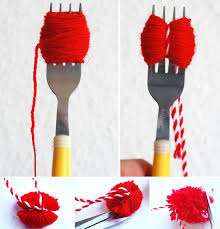 Pompones Un Juguete Clasico Para Gatos Homemade Cat Toys Crazy Cat People Cat Crafts