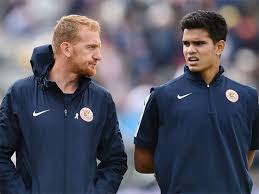 Arjun tendulkar is an astonishing 6'3″ high , almost a foot taller than his father. India Vs England Arjun Tendulkar Turns Up As Groundsman At Lord S Cricket News Times Of India