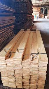 Jika anda mempunyai palet kayu bekas yang tidak terpakai atau bahkan anda bisa membelinya di tempat jual pallet kayu, pallet kayu tersebut bisa anda gunakan untuk menghiasi rumah anda dengan biaya yang murah tentunya. Terkini Harga Kayu Palet Bekas
