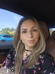 Desiree Lyon's Instagram, Twitter & Facebook