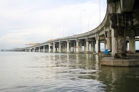 Perasmian jambatan pulau pinang pertama, asas penggerak kemajuan negara. Cemas Disedut Mulut Puaka Di Tiang Jambatan Pulau Pinang Kosmo Digital