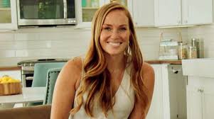 Mina Starsiak Hawk S Wikipedia Biography Including Husband Net Worth And Siblings Famous Celebrities