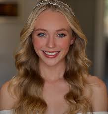 Like a graceful swan in a billowing white ballgown and long white gloves  “Texas dipped” into society at the Dallas Symphony Orchestra League  Presentation Ball today, the sweetest…. GRACE 🤍