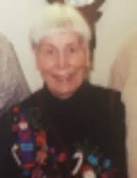 Julie Hoyt's Instagram, Twitter & Facebook