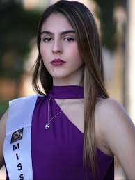 👑 Miss Talavera 👑 @_.estrellagomez Yo soy Estrella Gomez, tengo 19 años y  soy de Badajoz. Me presento a RNB Extremadura para vivir y compartir esta  experiencia tan bonita con todos mis