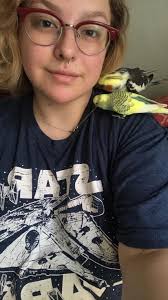 Made a lovely little green cheek conure a while ago. They have the  prettiest faces ☺️ he is hand sculpted from polymer clay from pictures of  the customers pet bird. Let me