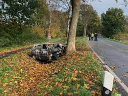 Gleich auf der startseite gelangen sie rund um die uhr zu unserer übersicht mit allen neuen ereignissen aus jeder region. Todlicher Verkehrsunfall In Borger Ems Vechte Welle