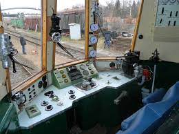 Svt museums triebwagen am 26.08.2006 im hbf leipzig. Fuhrerstand Des Svt 137 Bauart Leipzig Der Dreiteilige Ehemalige Ddr Regierungszug War Am 19 03 2016 Zu Gast Bei Den 17 Eisenbahntagen Im Bahnbilder De