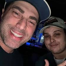 Lino Rodriguez's Instagram, Twitter & Facebook