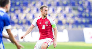 Un tir sur le banc. Danemark Finlande Grosse Inquietude Pour Eriksen Victime D Un Malaise