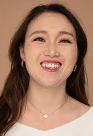 Alexis Gold's Instagram, Twitter & Facebook