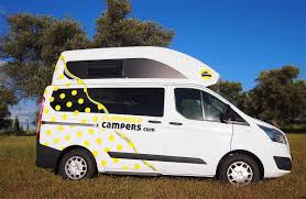 De westfalia nugget is gebaseerd op de ford transit custom en is in meerdere uitvoeringen de westfalia nugget bestaat al zo'n dertig jaar en heeft als compacte camper een mooie reputatie. Mieten Ford Nugget Westfalia