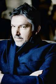 Tout au long de cette saison, nous vous invitons à vivre des expériences  sensibles et poignantes. Tour à tour, s'ouvrir aux