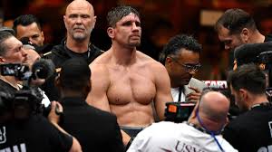 Kamp Rico Verhoeven tekent beroep aan na controversiële nederlaag tussen de piramides en wil rematch: ’Een dieptepunt voor het boksen’