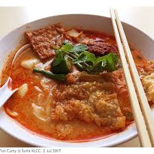Each bite is full of fragrant spices from the sambal with a touch of creaminess from the coconut milk. Ipoh Curry Hor Fun Flat Rice Noodles Picture Of Ipoh Noodles Kuala Lumpur Tripadvisor