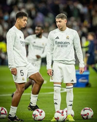 🚨 𝐍𝐄𝐖: Jose Mourinho's plan is to BUILD Real Madrid's midfield around JUDE BELLINGHAM and FEDE VALVERDE. @ramonalvarezdemon
