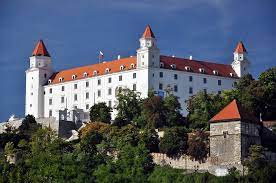 Najnovšie trendy pre ženy, mužov, deti a úvodníky k najbližšej sezóne. File Bratislava Hrad Slovensko Jpg Wikipedia