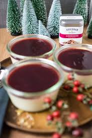 Rezept Weihnachts Panna Cotta Mit Kirschsauce Gernekochen De Rezept Kirschsauce Einfacher Nachtisch Dessert Rezepte Einfach