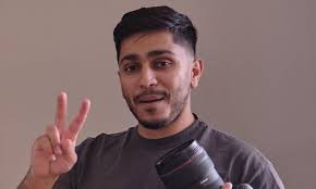 The vanishing wedding photographer: Dozens of couples scammed by  professional who charged thousands and then fled to Dubai