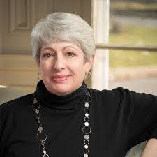 Stephanie Wight's Instagram, Twitter & Facebook