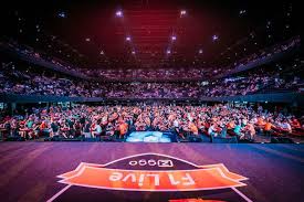 Ziggo maakt de ziggo sport uitzending van de formule 1 dutch grand prix in zandvoort in 2020 voor heel nederland gratis beschikbaar. Ziggo F1 Live 10 000 Fans Schreeuwen Max Verstappen Naar Zege In De Ziggo Dome Nog Lang Doordreunen Racexpress