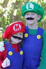 How To Make Mario And Luigi Costumes Tutorial Smashed Peas Carrots Mario And Luigi Costume Super Mario Costumes Mario Halloween Costumes